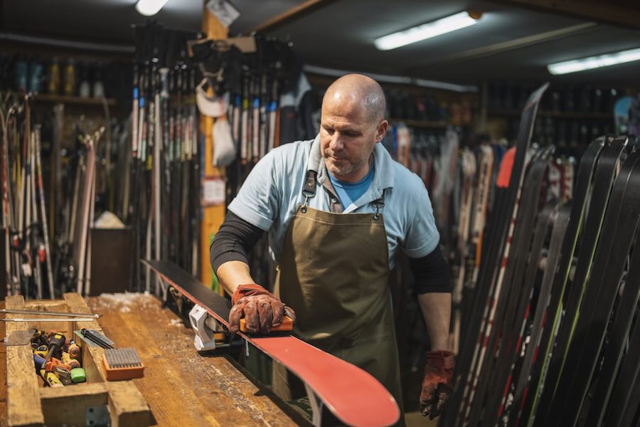 Ski tuning workshop